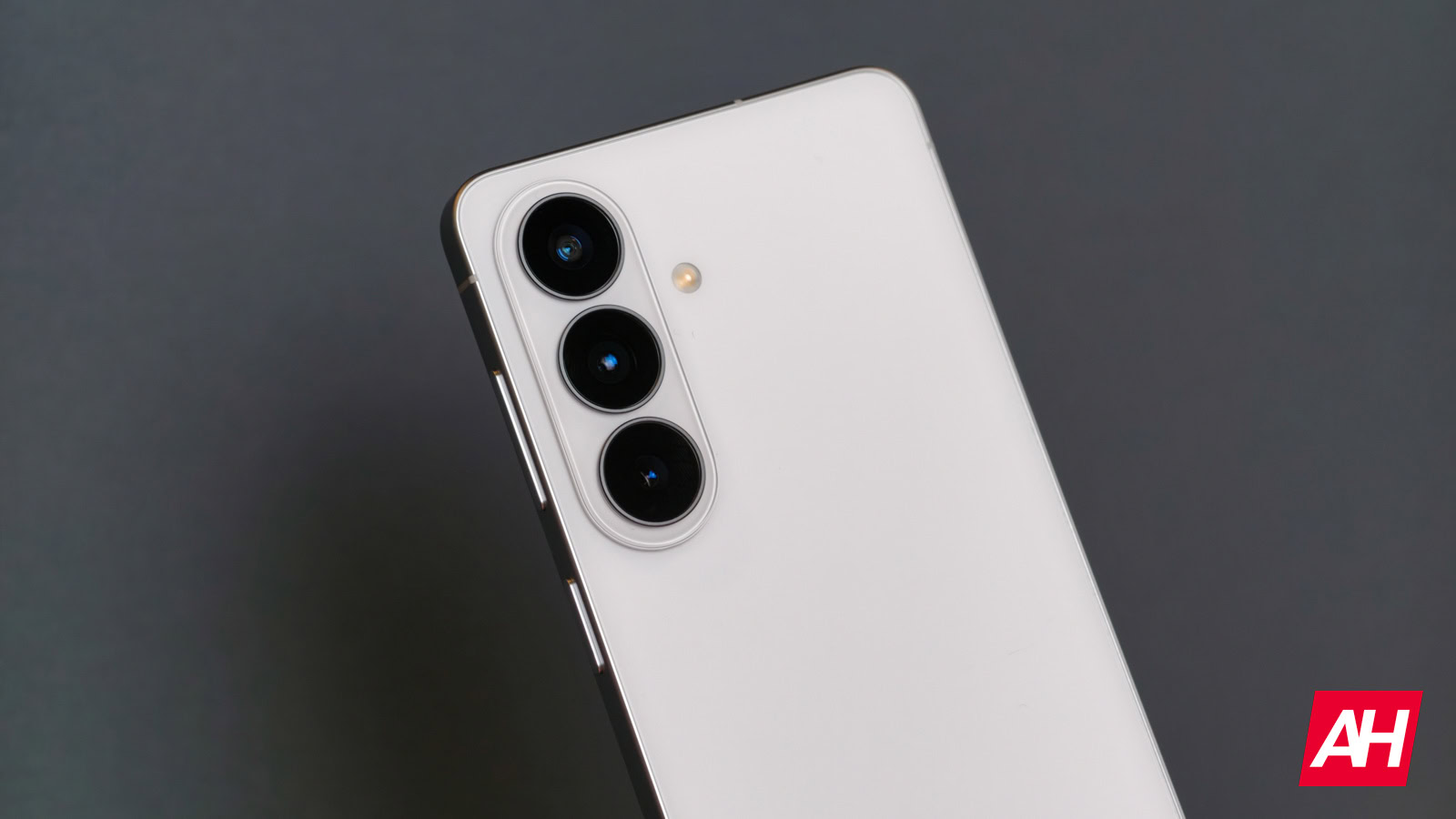 Samsung Galaxy S26 S26 Plus AH AM 07