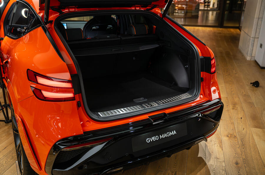 Genesis GV60 Magma: zašto je to ultimativna kombinacija performansi i pragmatizma - 7 Genesis GV60 Magma: zašto je to ultimativna kombinacija performansi i pragmatizma - 7