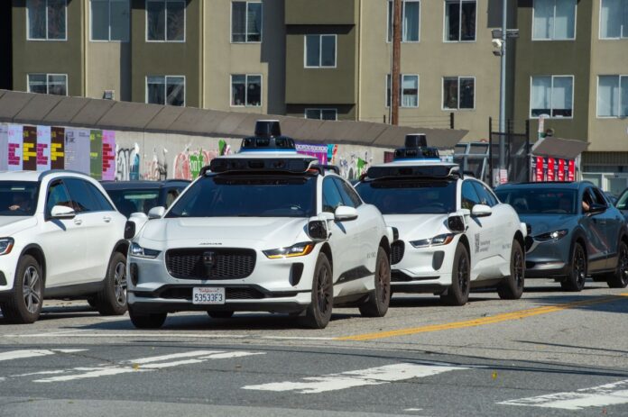 Gradonačelnik San Francisca zahtijeva strože propise nakon prometnog kaosa koji je izazvao Waymo