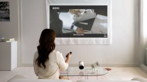 Samsung lansira The Freestyle+ prijenosni projektor u SAD-u