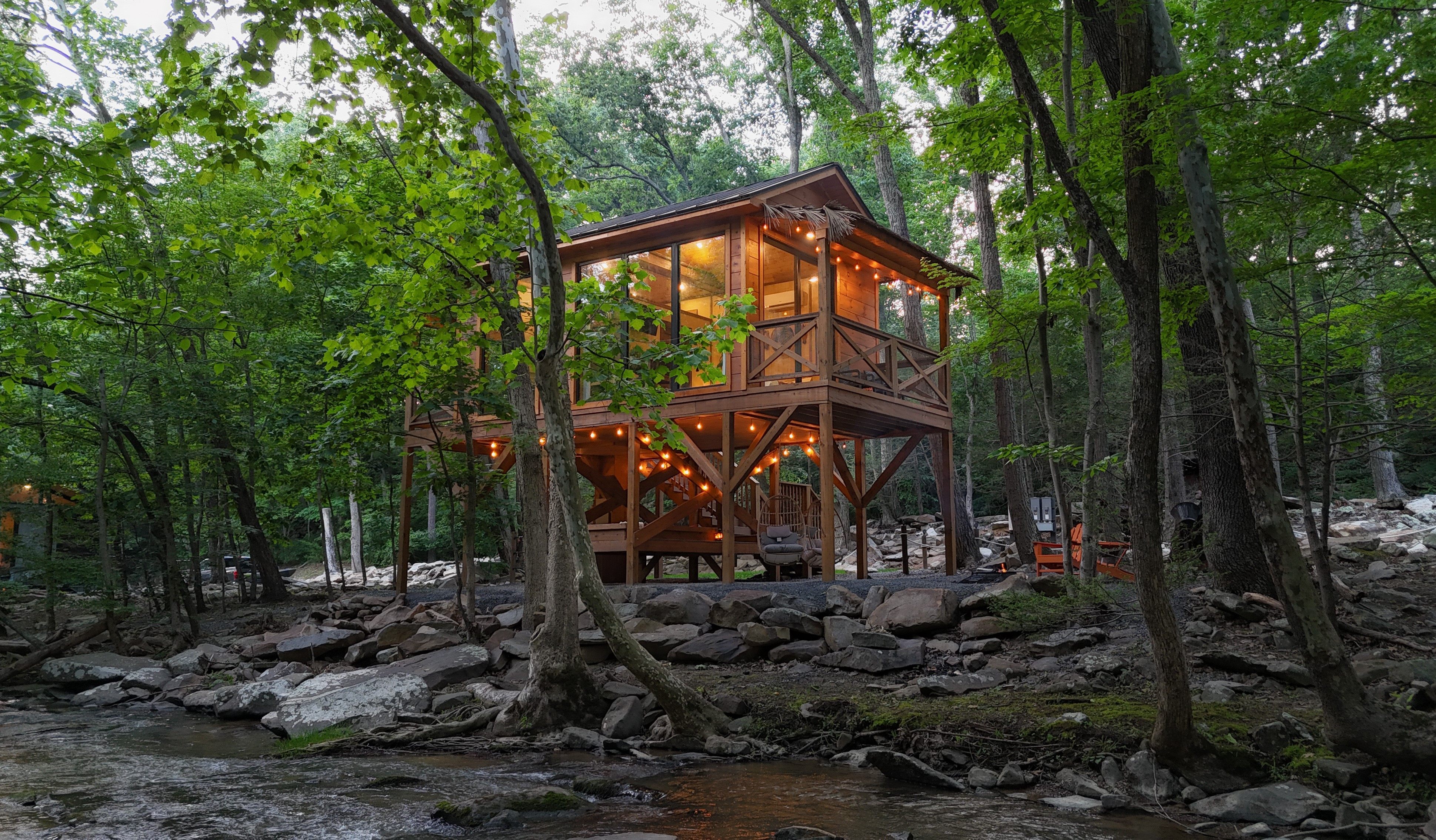 The Kilimanjaro Safari Treehouse is situated high above the creek at Four Fillies Lodge.