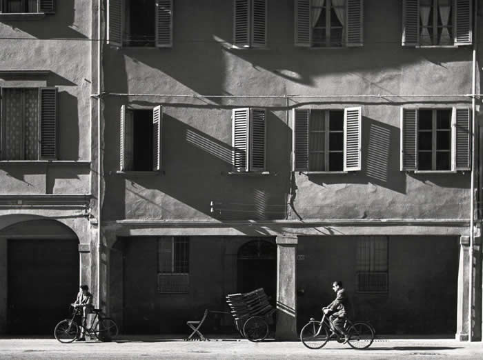 Bezvremenski crno-bijeli: 35 minimalističkih fotografija u kojima svjetlo, sjena i oblik pripovijedaju priču - 3 Bezvremenski crno-bijeli: 35 minimalističkih fotografija u kojima svjetlo, sjena i oblik pripovijedaju priču - 3