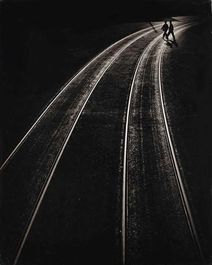 Bezvremenski crno-bijeli: 35 minimalističkih fotografija u kojima svjetlo, sjena i oblik pripovijedaju priču - 6 Bezvremenski crno-bijeli: 35 minimalističkih fotografija u kojima svjetlo, sjena i oblik pripovijedaju priču - 6