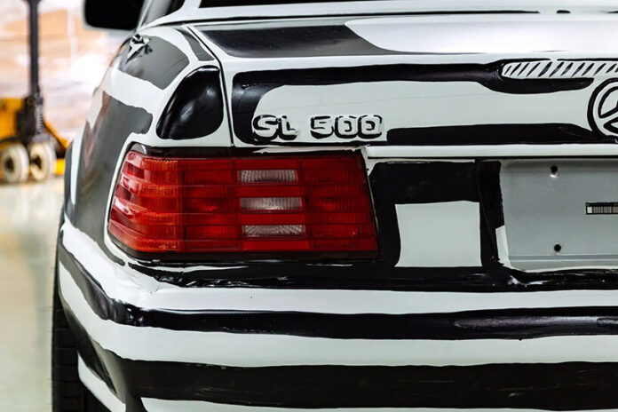 Joshuaov Mercedes SL500 izgleda kao crtež, a sada je na aukciji.
