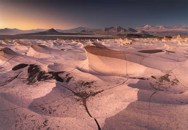 Sol i tišina: 28 nadzemaljskih pogleda na pustinju Atacama autora Karola Nienartowicza - 17