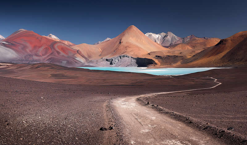 Sol i tišina: 28 nadzemaljskih pogleda na pustinju Atacama autora Karola Nienartowicza - 8