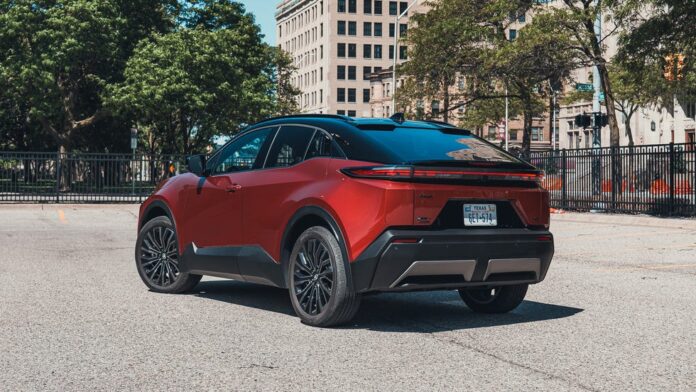 10 000 Toyota C-HR EV-ova povučeno zbog prenapunjenih baterija