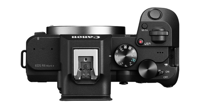 Canonov fotoaparat R8 II posudio je svoj dizajn od klasičnog SLR filmskog fotoaparata - 2 Canonov fotoaparat R8 II posudio je svoj dizajn od klasičnog SLR filmskog fotoaparata - 2