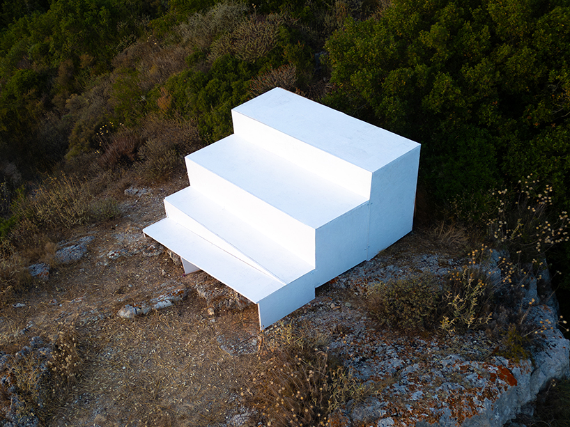 dimitris kontodimos builds a collective throne at the western edge of greece 4