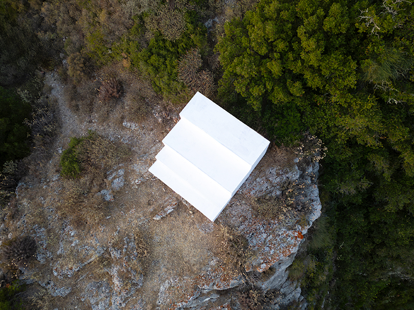dimitris kontodimos builds a collective throne at the western edge of greece 6