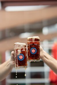 Highland Brewing slavi 18 godina Clawhammera prvim ikad Clawtoberfest večerom piva s James Beard nagrađenim kuharom Taylorom Montgomeryjem