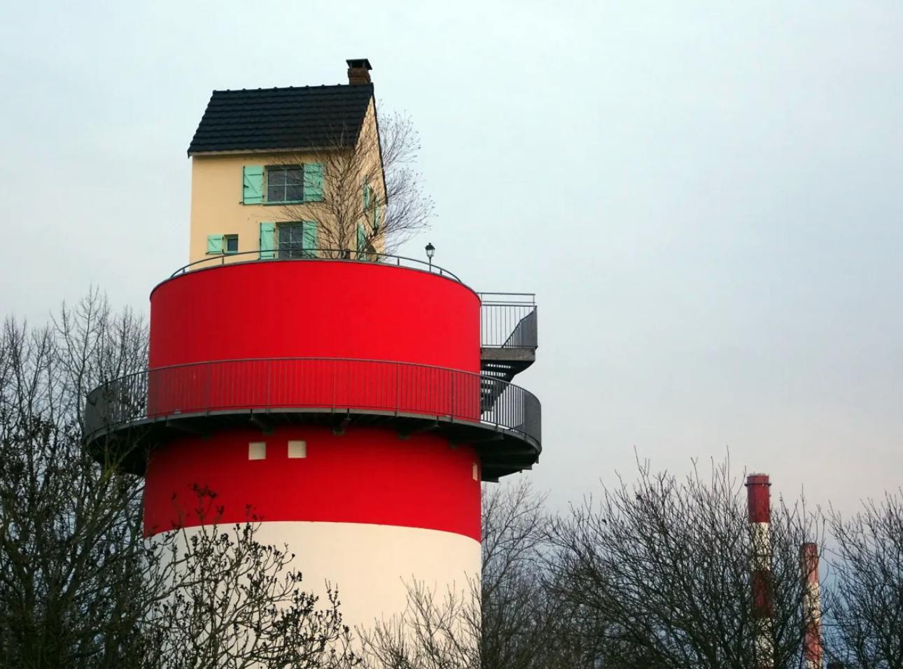 The tower was created in 2009 by Japanese artist Tatzu Nishi as part of an international art exhibition.