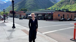 Telluride povećava šanse za Oscara, od 'Wild Horse Nine' do 'La Bola Negra', ali je li A24-ov kontroverzni dokumentarac o Elizabeth Holmes također kandidat? - 2 Telluride povećava šanse za Oscara, od 'Wild Horse Nine' do 'La Bola Negra', ali je li A24-ov kontroverzni dokumentarac o Elizabeth Holmes također kandidat? - 2
