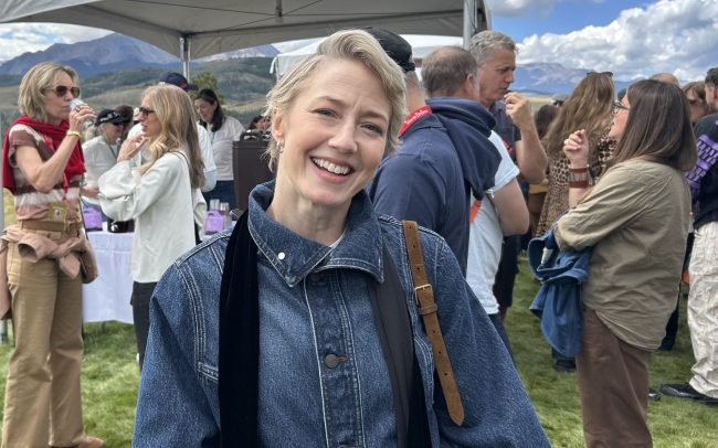 Telluride povećava šanse za Oscara, od 'Wild Horse Nine' do 'La Bola Negra', ali je li A24-ov kontroverzni dokumentarac o Elizabeth Holmes također kandidat? - 4 Telluride povećava šanse za Oscara, od 'Wild Horse Nine' do 'La Bola Negra', ali je li A24-ov kontroverzni dokumentarac o Elizabeth Holmes također kandidat? - 4