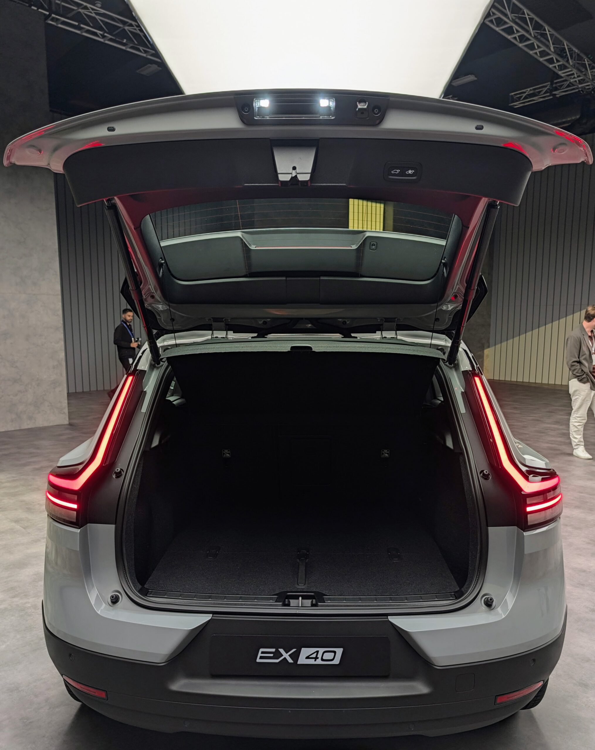 Volvo ažurira XC40 i EX40 s većim dosegom i osvježenim dizajnom - 7 Volvo ažurira XC40 i EX40 s većim dosegom i osvježenim dizajnom - 7