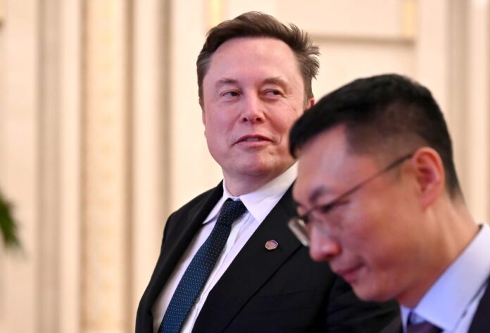 Elon Musk pojačava napad na Ambanija zbog kašnjenja lansiranja Starlinka u Indiji