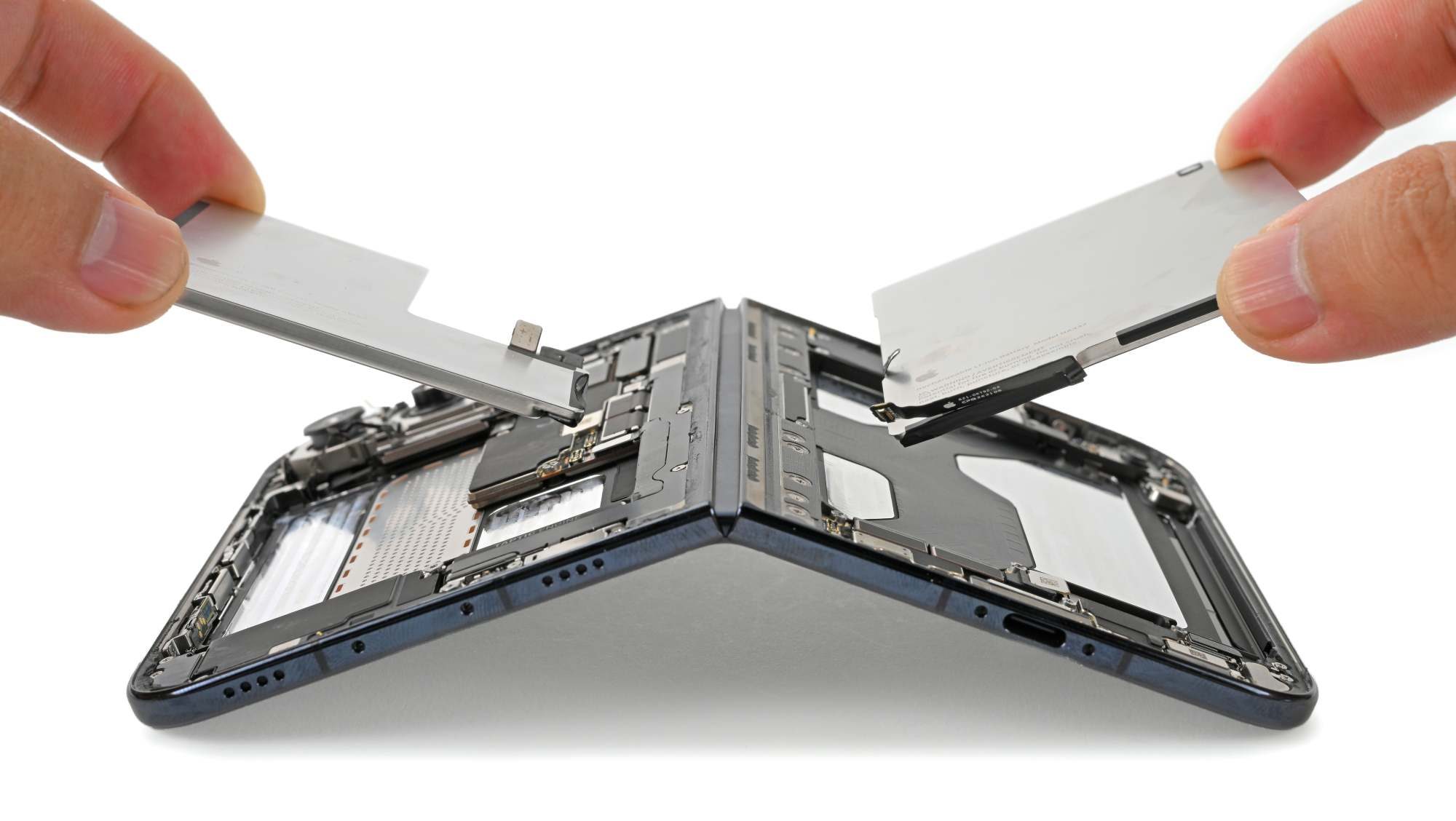 iFixit rastavljaju iPhone Duo, pronalaze moguće uzroke ranih kvarova zaslona - 9 iFixit rastavljaju iPhone Duo, pronalaze moguće uzroke ranih kvarova zaslona - 9