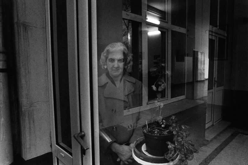 Nikos Economopoulos: Majstor fotografije koji pronalazi poeziju u svakodnevnom životu - 31 Nikos Economopoulos: Majstor fotografije koji pronalazi poeziju u svakodnevnom životu - 31