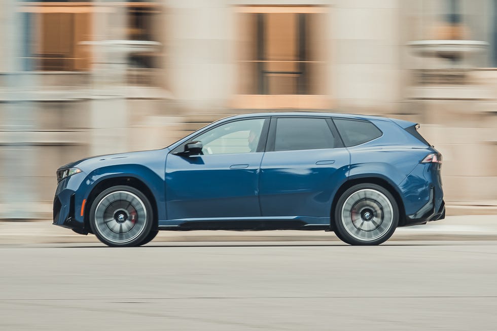 Usporedni test: BMW iX3 2027. vs. Mercedes-Benz GLC400 - 6