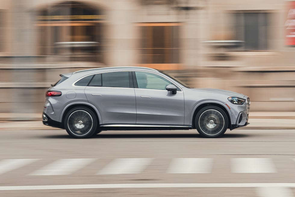 Usporedni test: BMW iX3 2027. vs. Mercedes-Benz GLC400 - 7